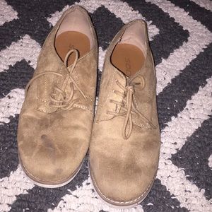 Girls tan shoe size 7.5